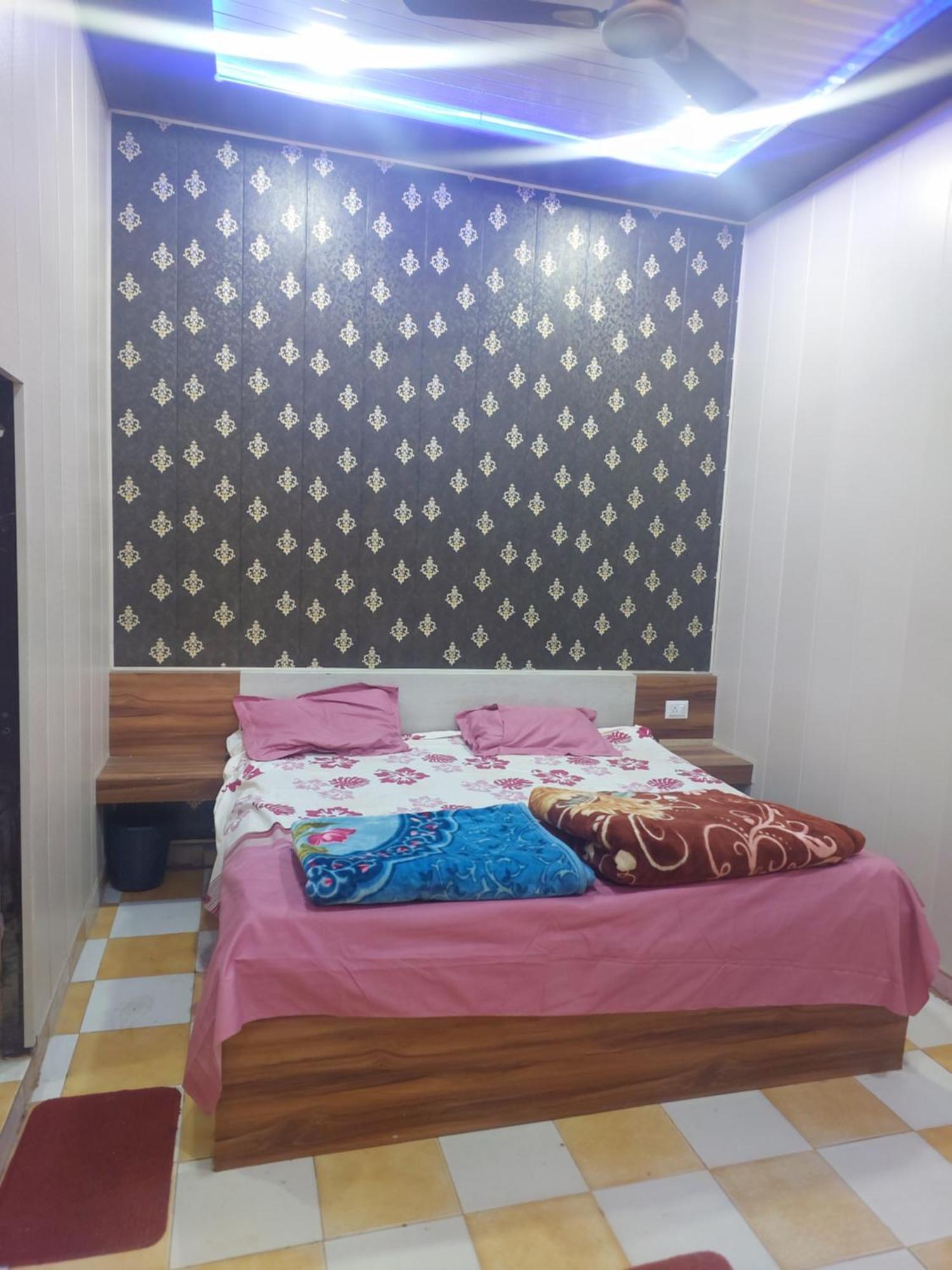 Kanti Devi Seva Sadan Mathura Exterior foto